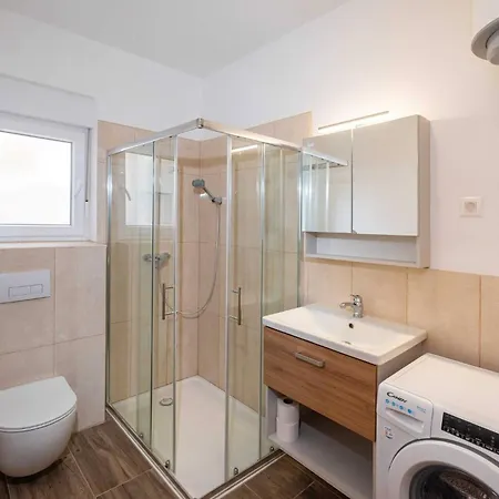 My Dalmatia - Blagdan With Private Parking Apartment Zadar