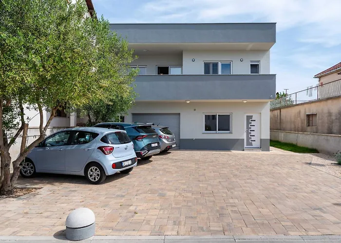 My Dalmatia - Blagdan With Private Parking Задар